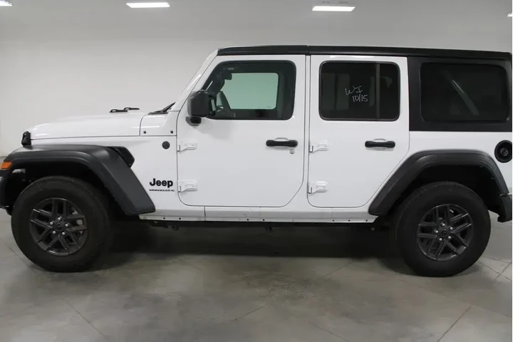 $33758 : Jeep Wrangler 2024 4x4 Sport image 6