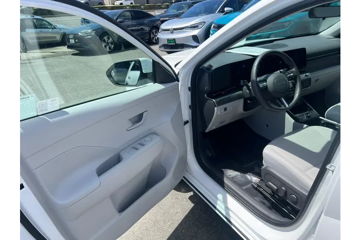 $25500 : 2024 Kona Electric SEL image 9