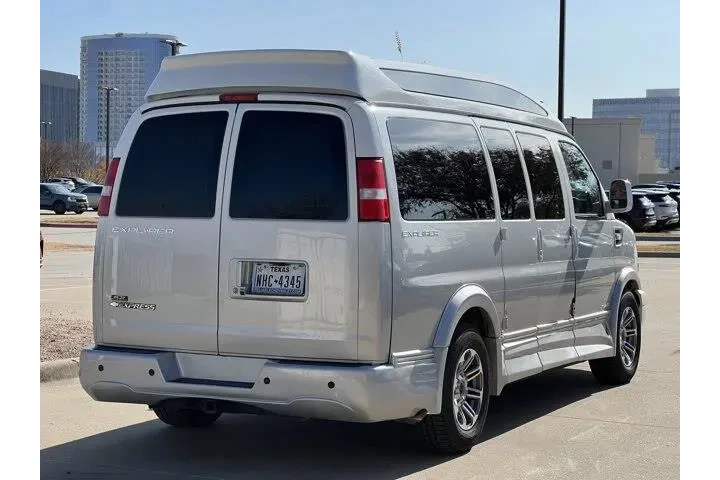 $32999 : Chevrolet Express 2019 2500 image 9