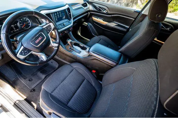 $17717 : GMC Acadia 2019 SLE-1 4dr SU image 4