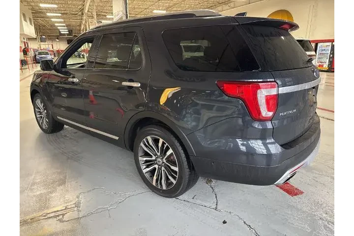 $18000 : Ford Explorer 2017 AWD Plati image 7
