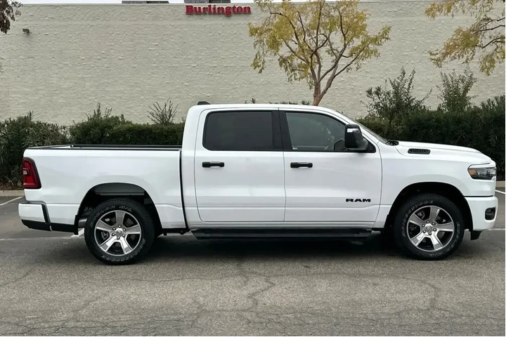 $38999 : Ram 1500 2025 4x4 Tradesman image 8