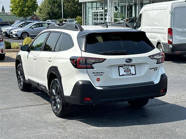 $41617 : PRE-OWNED 2024 SUBARU OUTBACK image 4