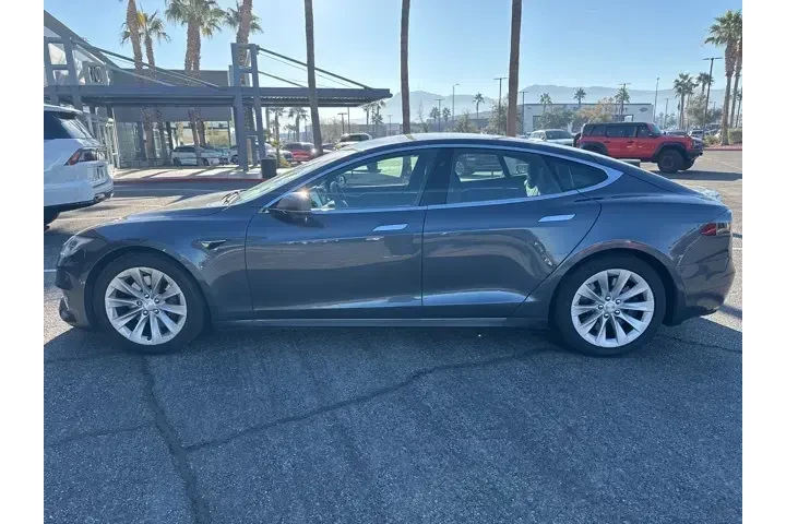 $21555 : Tesla Model S 2017 75 4dr Li image 8