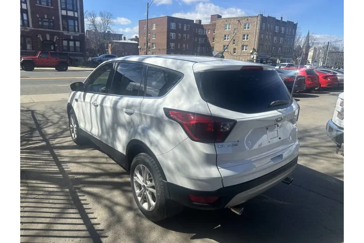 $8999 : 2019 Escape SE image 3