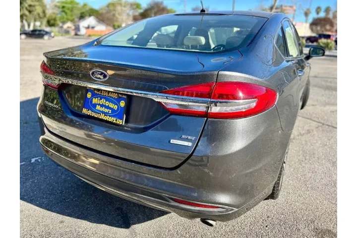 2017 Fusion SE image 8
