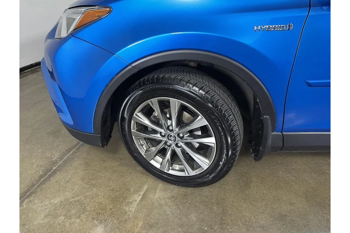 $21288 : 2017 RAV4 Hybrid Limited image 5