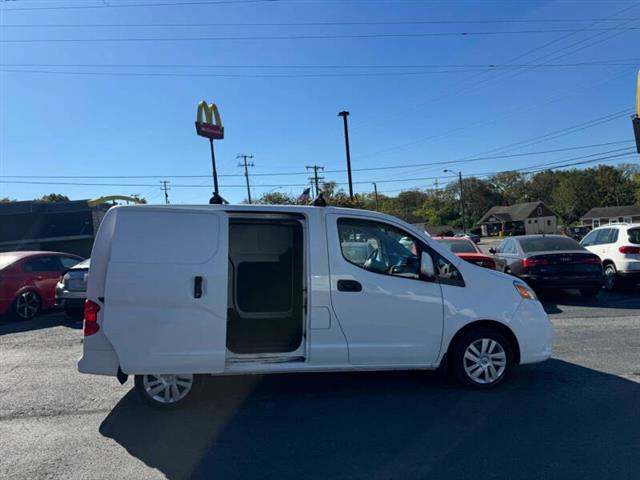 $13995 : 2014 NV200 SV image 8