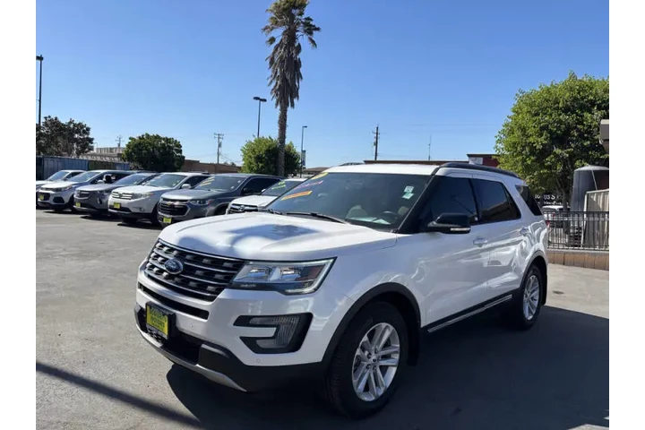 $18999 : 2017 Explorer XLT image 4