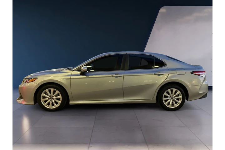 $19995 : Toyota Camry 2019 LE 4dr Sed image 2