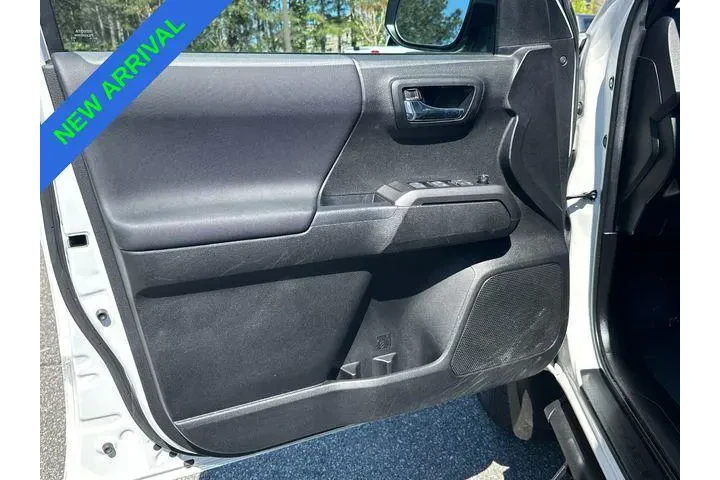 $39084 : Toyota Tacoma 2023 4x4 TRD P image 10