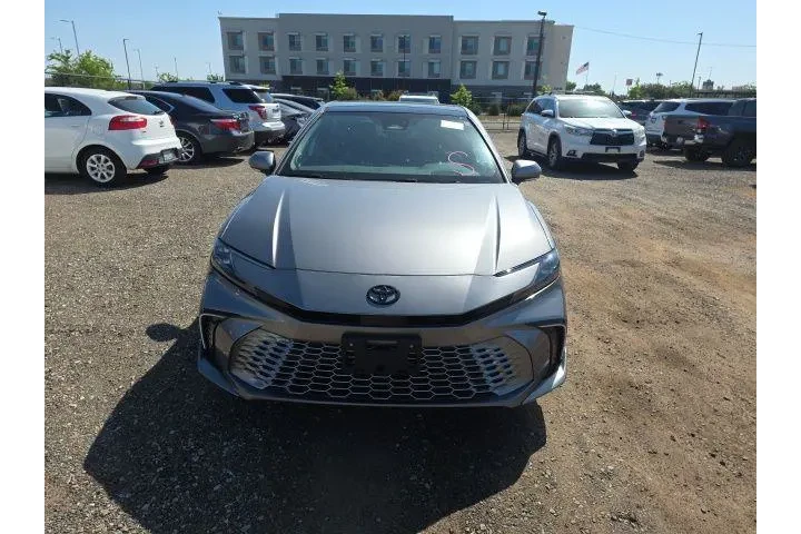 $37900 : Toyota Camry 2025 AWD SE 4dr image 2