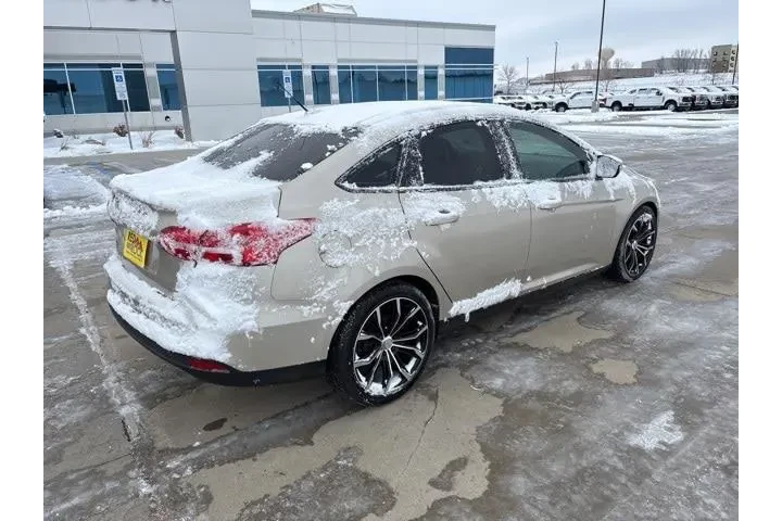 $6900 : Ford Focus 2017 SE 4dr Sedan image 3