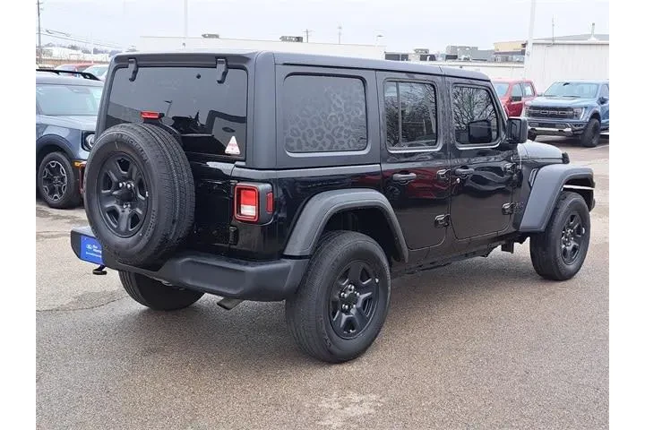 $31272 : Jeep Wrangler 2023 4x4 Sport image 5