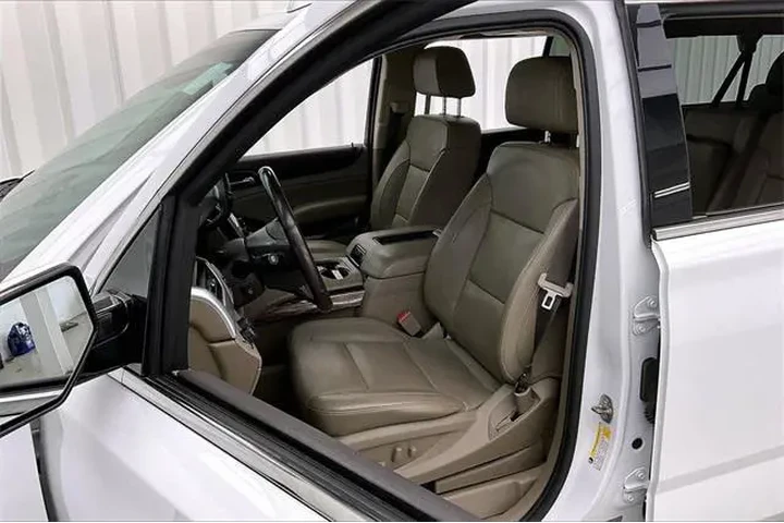 $16490 : GMC Yukon XL 2019 4x4 SLT 4d image 8