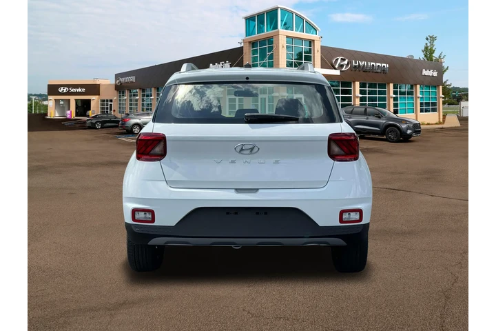 $18900 : Hyundai VENUE 2024 SEL 4dr C image 6