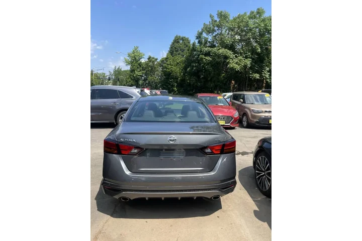 $12999 : 2020 Altima 2.5 SR image 8
