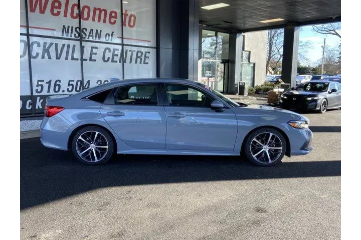 $21370 : Honda Civic 2024 Touring 4dr image 4