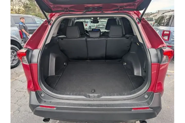 $23870 : Toyota RAV4 2023 LE 4dr SUV image 6