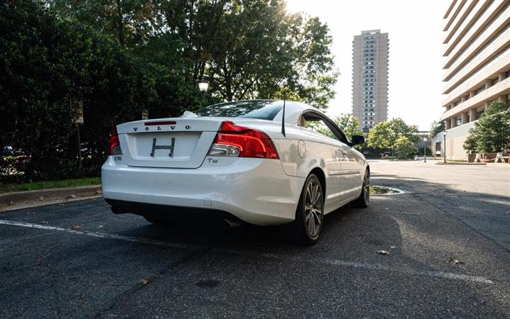 $12000 : 2012 VOLVO C70 image 4