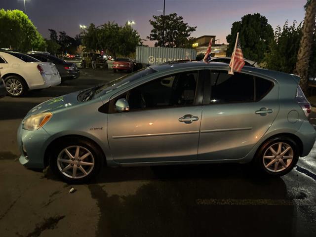 $13999 : 2012 Prius c Four image 2