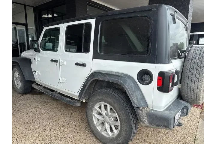 $20540 : Jeep Wrangler 2023 4x4 Sport image 3