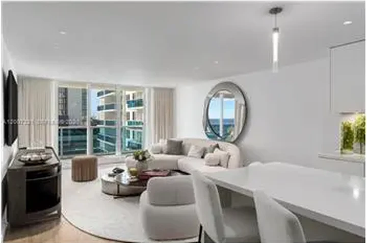 $11500 : Rental property with 1 bedro image 2