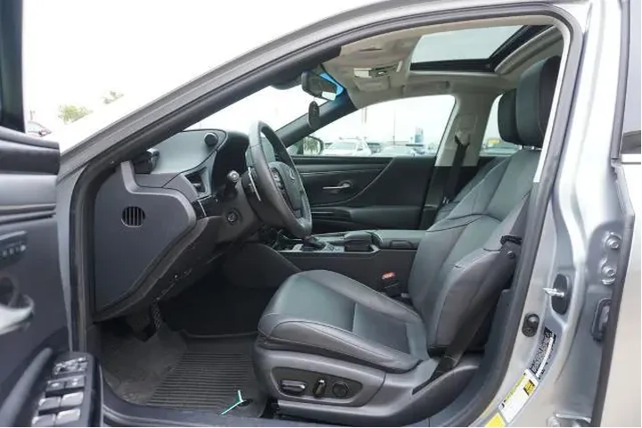 $38725 : Lexus ES 350 2022 4dr Sedan image 7