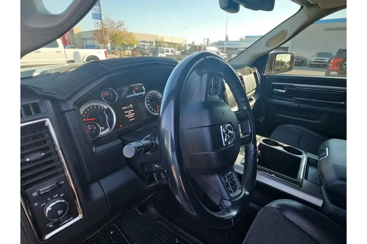 $17000 : Ram 1500 2014 4x2 Sport 4dr image 2