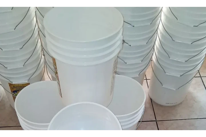 VHS Strong Buckets image 3