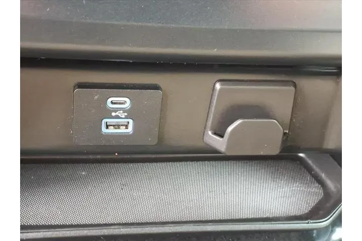 $38988 : Ford F-150 2023 4x4 XLT 4dr image 8