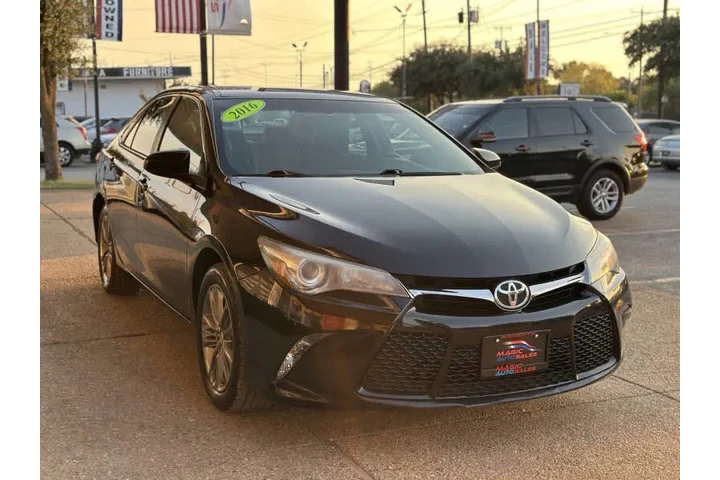 $16499 : 2016 Camry SE image 4