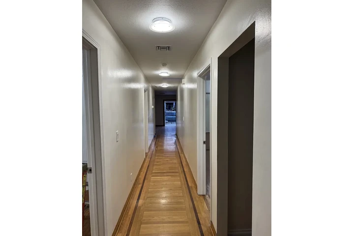 $1050 : remodeled Charming home image 2