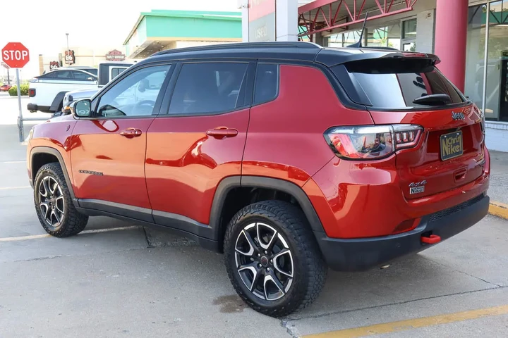$24587 : 2025 Compass Trailhawk 4x4 image 6