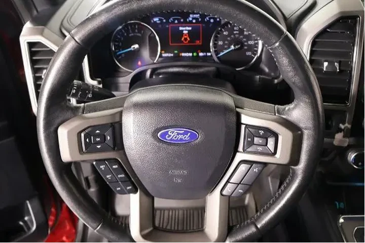 $33844 : Ford Expedition 2020 4x4 XLT image 3