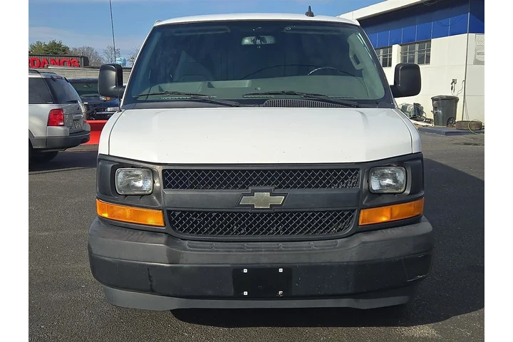 $21500 : 2017 Express 3500 Cargo Exten image 2