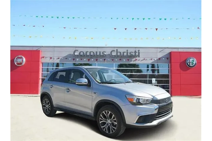 2017 Outlander Sport image 1