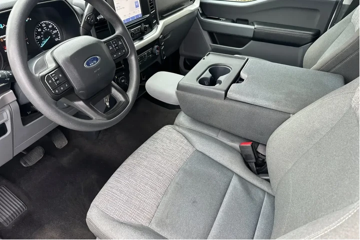 $35940 : Ford F-150 2023 4x4 XLT 4dr image 10