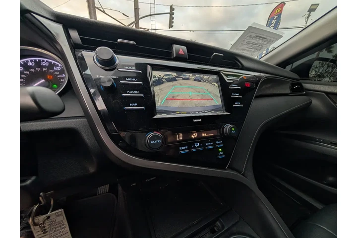 $21995 : 2020 Camry SE image 9