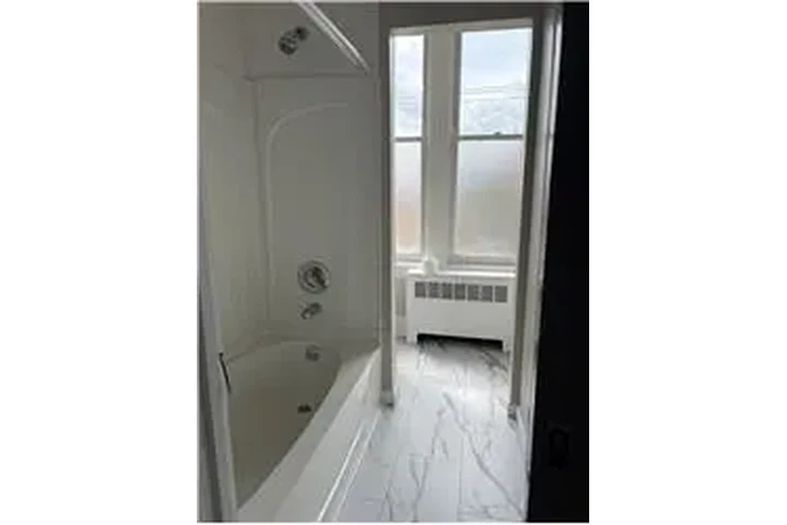 $1395 : Rental property with 1 bedro image 5