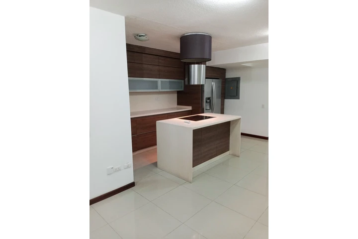 $750 : APTO EN ALQUILER AV LIBERTADOR image 9