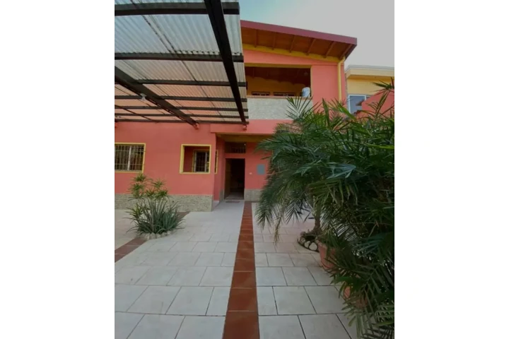 $1 : Residencia en Venta en Peten image 3
