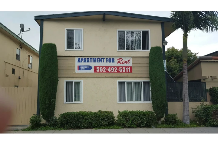 $1799 : 2BED - Santa Fe Apartments LB! image 8