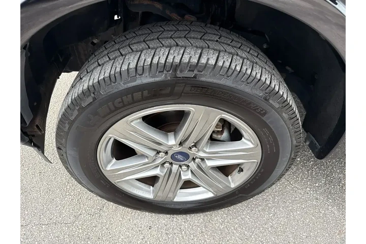 $30900 : Ford F-150 2019 4x4 Lariat 4 image 10