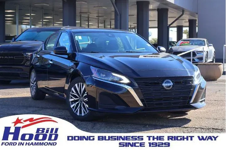$19150 : Nissan Altima 2024 2.5 SV 4d image 1