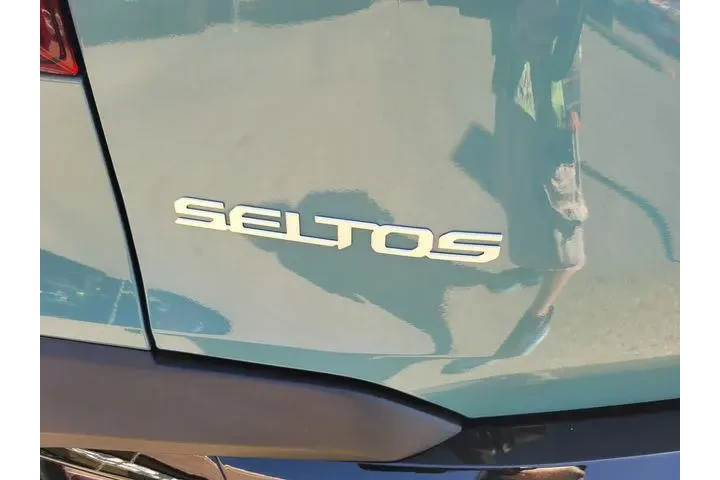 $23166 : Kia Seltos 2024 S 4dr SUV image 7