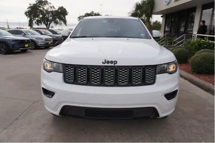 $22888 : Jeep Grand Cherokee 2021 4x4 image 2