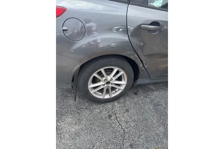 $5990 : Ford Focus 2017 SE 4dr Sedan image 4