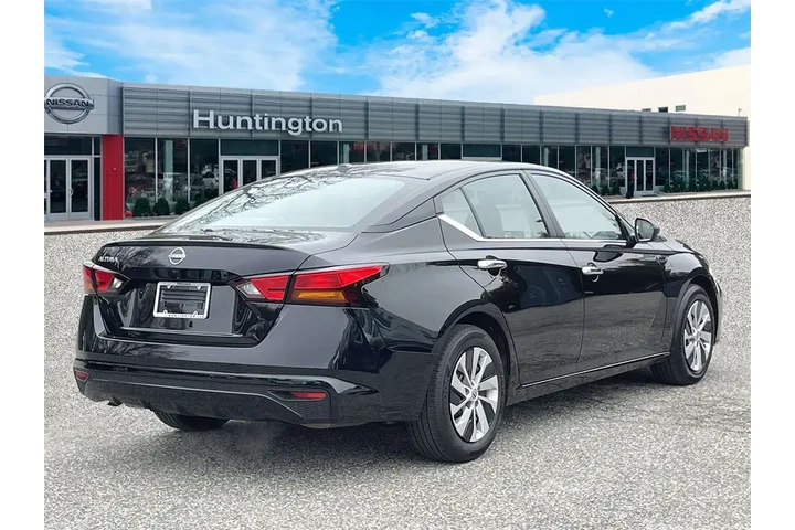 $20250 : Nissan Altima 2025 2.5 S 4dr image 6