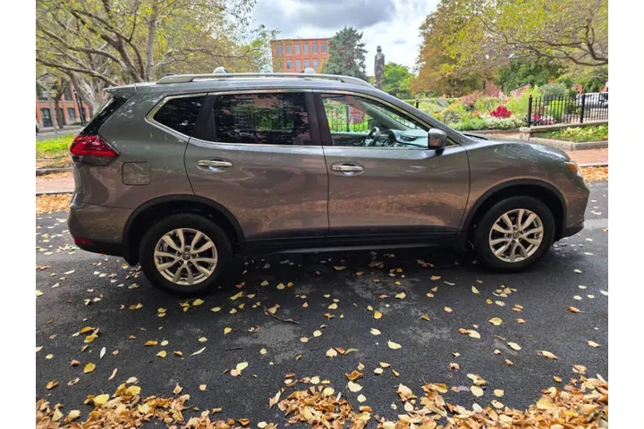$14499 : 2017 Rogue SV image 8